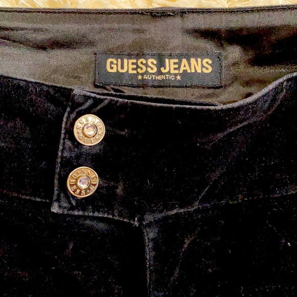 •Guess Jeans in black velvet - Picture 4 of 4